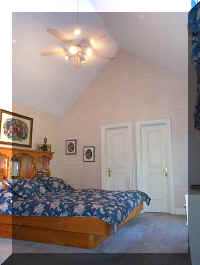 Master Bedroom - Ceiling View.jpg (45095 bytes)