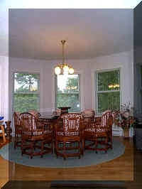 Sun Room with Round Table.jpg (21528 bytes)